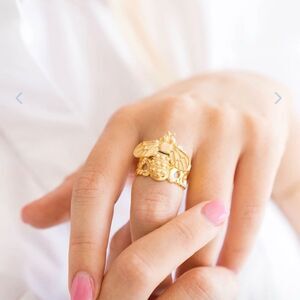 Susan Shaw NWt Elegant Gold Bee Ring